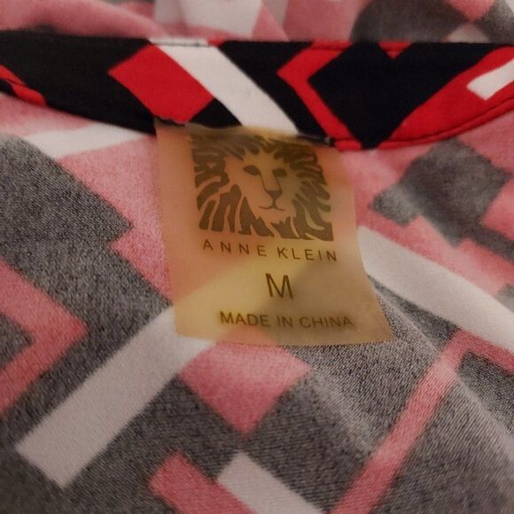 Anne Klein M EX Cond pit to pit 18 inches length 24 Black,red and white - Picture 4 of 5